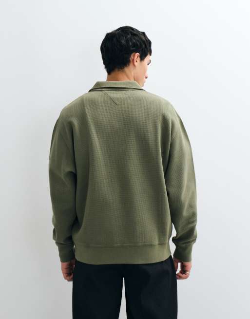 Tommy Jeans waffle relaxed fit quarter-zip sweatshirt in khaki, 2 of 5