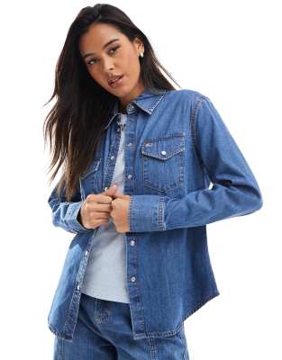 Tommy Jeans - Western-Jeanshemd in Dunkelblau mit normalem Schnitt