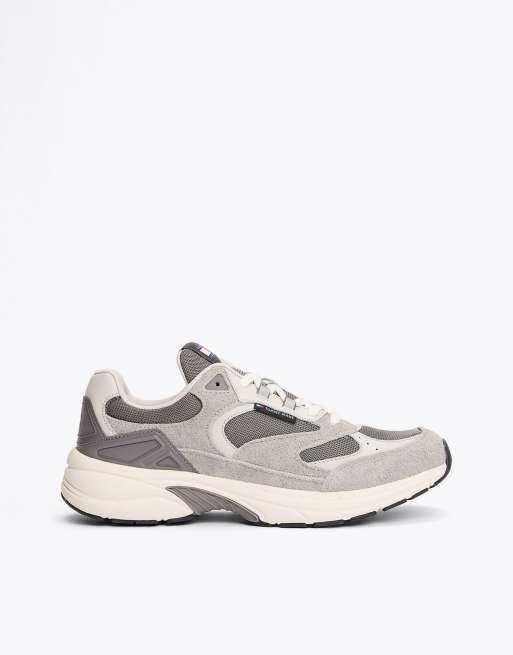 Tommy Jeans – Wildleder-Sneaker in Grau mit Blockfarben-Design