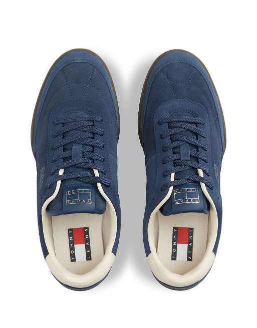 Tommy Jeans Wildleder-Sneaker mit Metallic-Logo und flachem Profil in Blau, 3 von 7