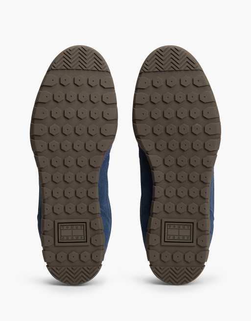 Tommy Jeans Wildleder-Sneaker mit Metallic-Logo und flachem Profil in Blau, 5 von 7