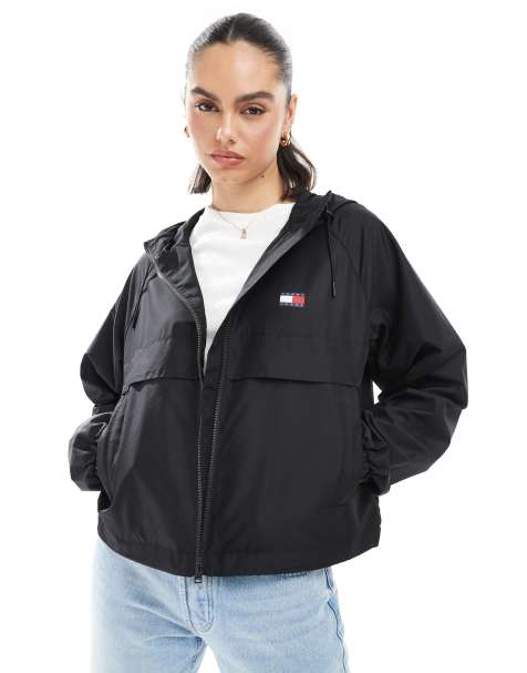 Tommy Jeans – Windjacke in Schwarz mit Kapuze - view 1