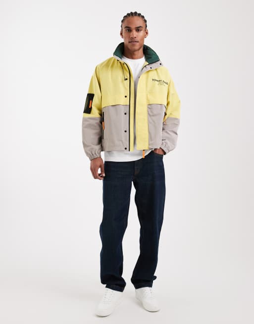 Tommy Jeans – Windjacke mit Blockfarbendesign in Steinbeige und Gelb, 2 von 5