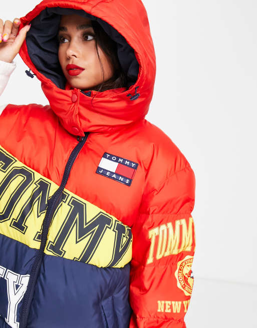 Tommy Jeans x ASOS Exclusive Mit Daunen gefullte bunte Oversized Pufferjacke