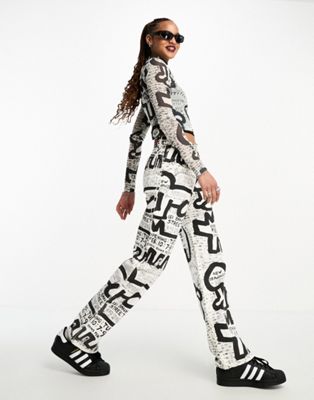 Tommy Jeans x Keith Haring co-ord exhibit poster straight leg jeans in multi - ASOS Price Checker