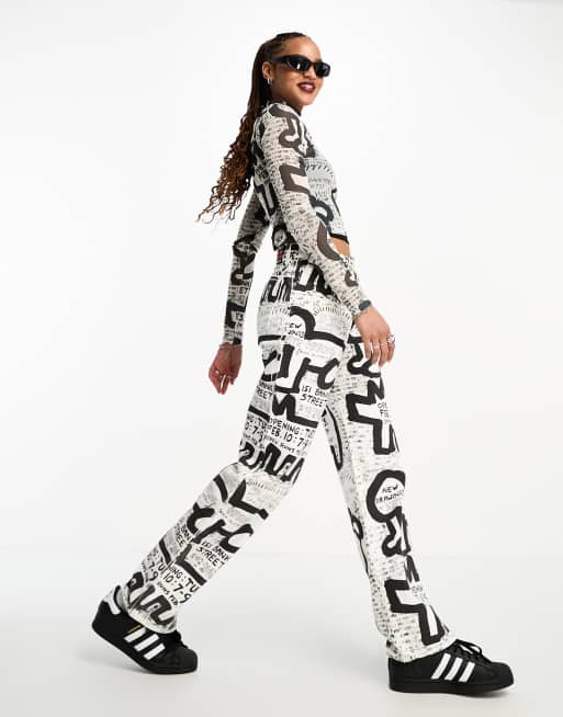Tommy Jeans x Keith Haring unisex exhibit poster mesh long sleeve top and jeans set, 3 of 3