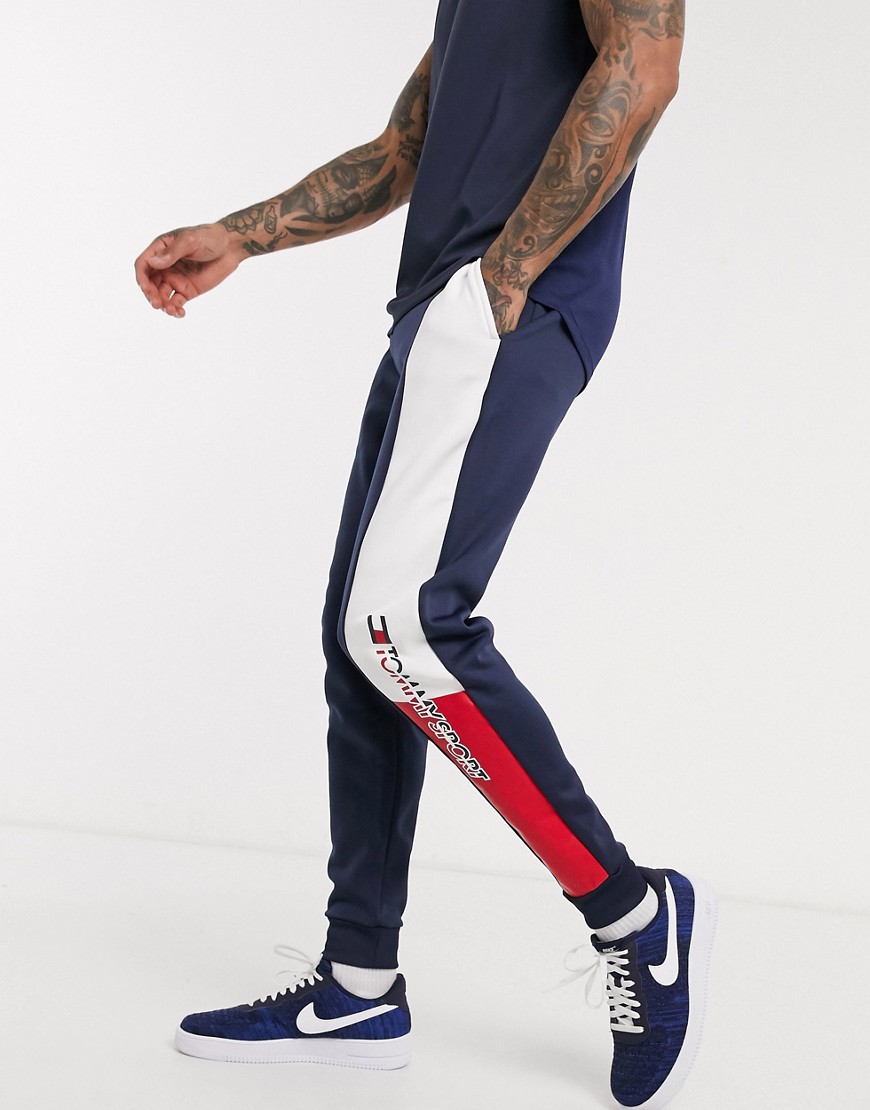 Tommy Sport - Fleece joggingbroek met vlaglogo in marineblauw