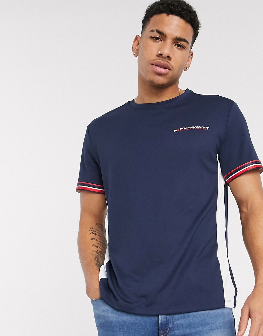 Tommy - Sports - Klassiek ringer T-shirt met gekleurd randje en logo op de borst in marineblauw