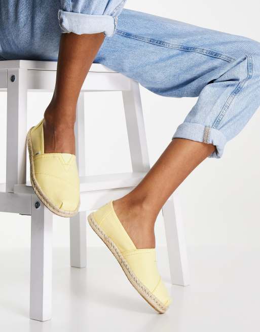 Womens hot sale yellow toms