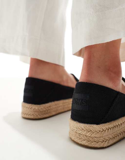 Toms Carolina shoe in black, 2 of 4