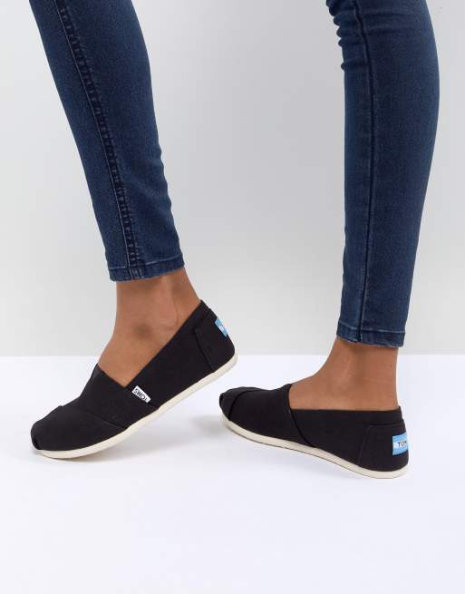 Registrering screech ekskrementer TOMS classic canvas flat shoes in black | ASOS