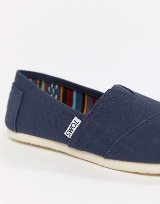 bro gerningsmanden kæmpe stor TOMS classic canvas flat shoes in navy | ASOS