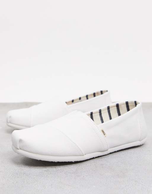 Toms classic hotsell white canvas