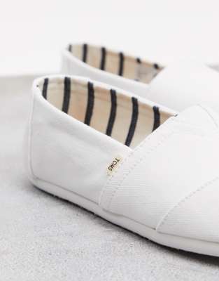 toms classic white canvas