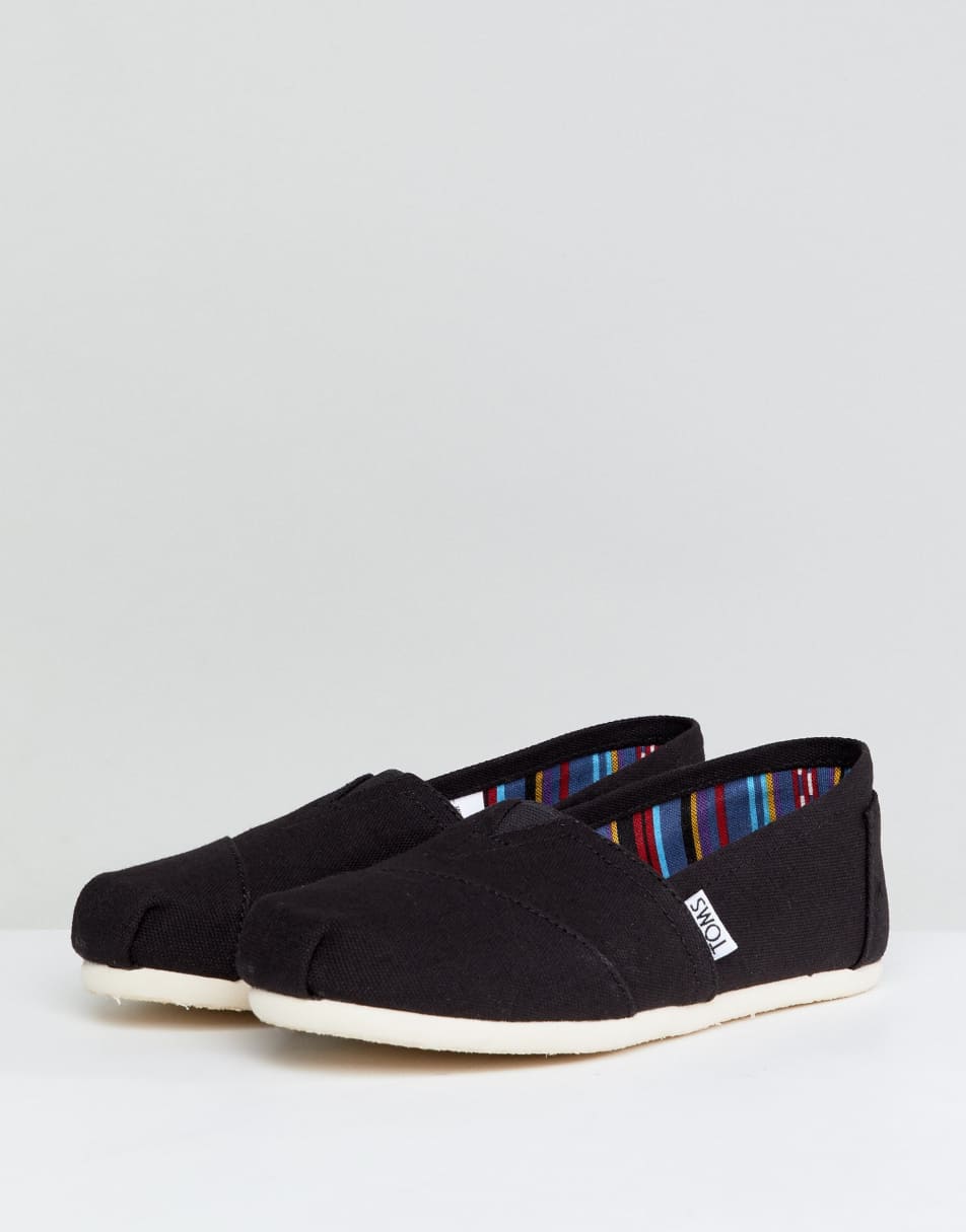 Toms classics. DKNY Sneakers. Кроссовки носки DKNY. Кроссовки носки DKNY С белой застежкой. Носки DKNY женские
