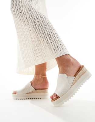  Diana mule in natural