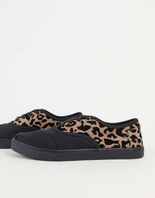 black lace up toms