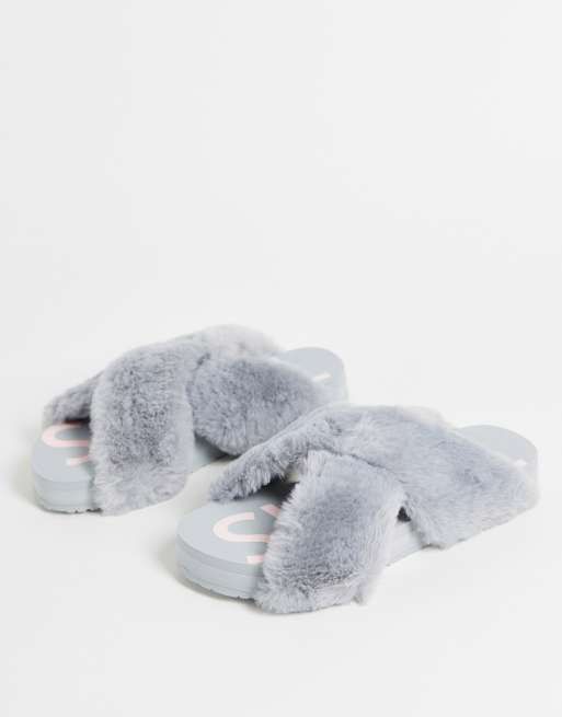 TOMS – Susie – Szare kapcie ze skrzyżowanymi paskami ze sztucznego futra  