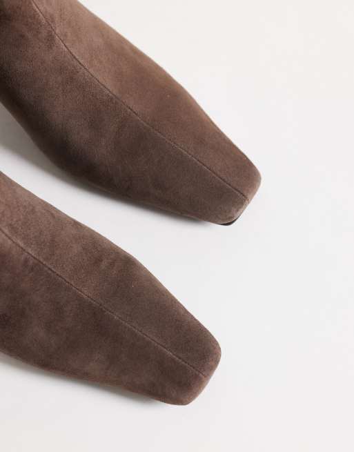 Tony Bianco - Botas Evysa con tacón bajo y punta cuadrada en ante espresso, 3 de 4