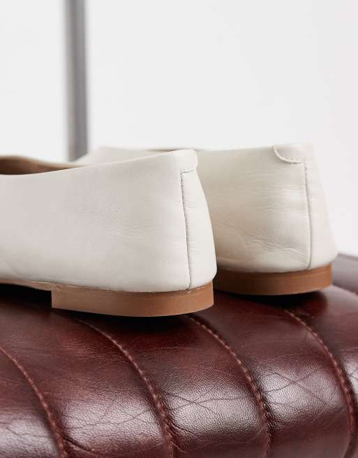 Tony Bianco Cuba ballerines à bout rond en cuir blanc cassé, 4 de 4