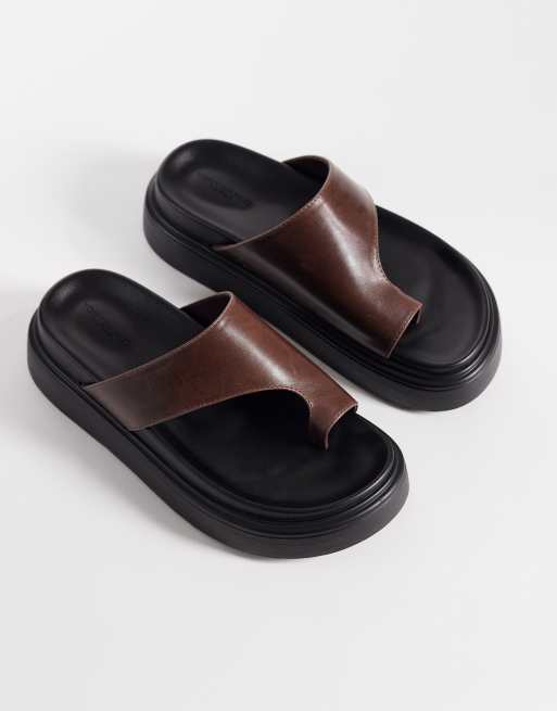 Tony Bianco - Jazzy - Platte sandalen in chocoladebruin leer, 3 van 4