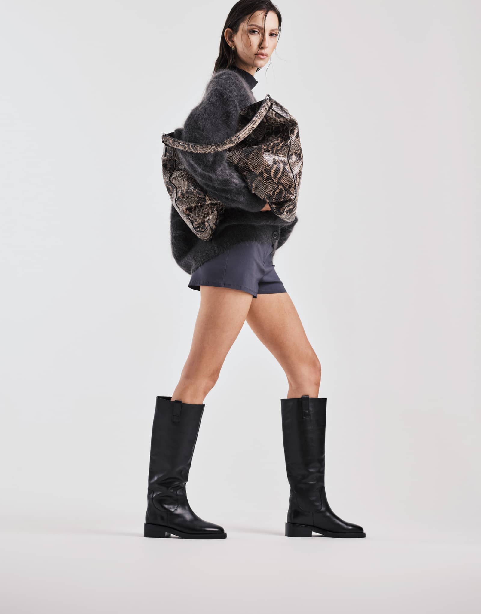 Черные сапоги до колен для верховой езды Tony Bianco Tessa