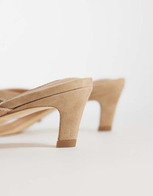 Tony Bianco - Topaz - Teensandalen met kittenhak in camel suède, 3 van 4