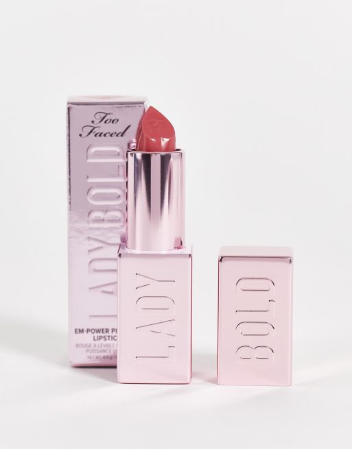 Too Faced – Lady Bold Em-Power – Creme-Lippensift mit Pigmenten – Hype Woman