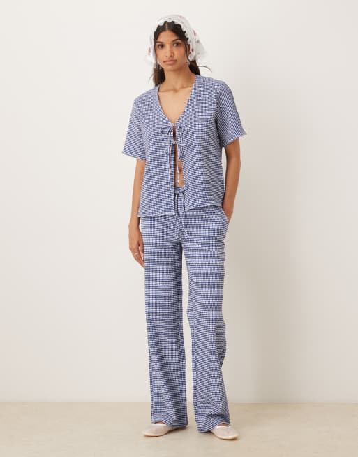 Top a cuadros vichy azules con lazada delantera de sirsaca de JDY (parte de un conjunto), 2 de 4