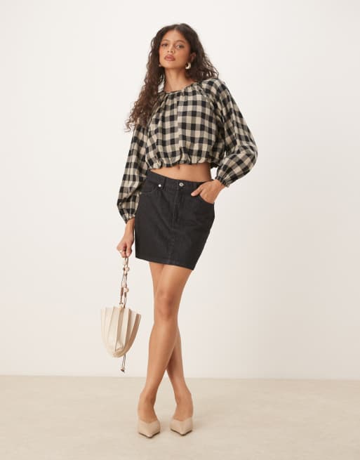 Top a cuadros vichy monocromáticos con mangas abullonadas de lino Marlice de Nobody's Child, 3 de 4