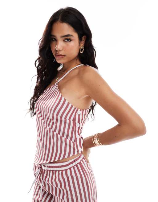Top a rayas burdeos asimétrico con cuello halter y bajo de pico de ASOS DESIGN (parte de un conjunto)