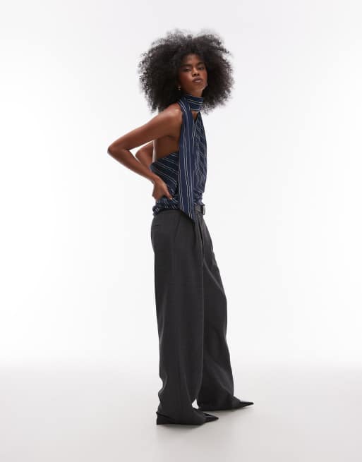 Top a rayas con cuello halter y detalle anudado de satén de ASOS DESIGN, 2 de 4
