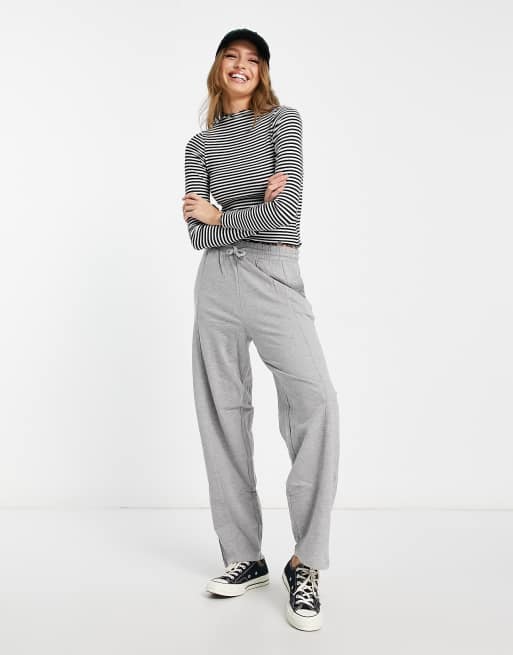 Top a rayas negras y blancas con bordes ondulados de Monki , 3 de 4