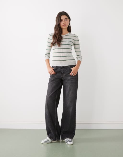 Top a rayas verdes con cuello de pico de punto liso de Monki, 2 de 4