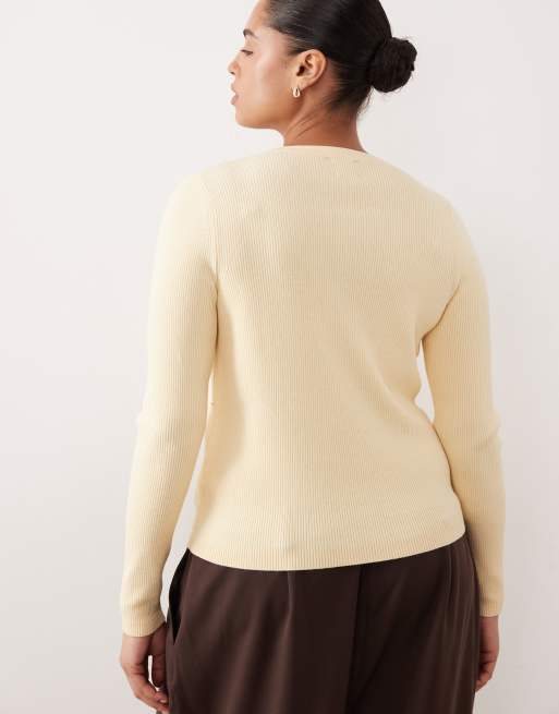 Top amarillo crema con cuello panadero de punto fino de ASOS DESIGN Curve, 4 de 4