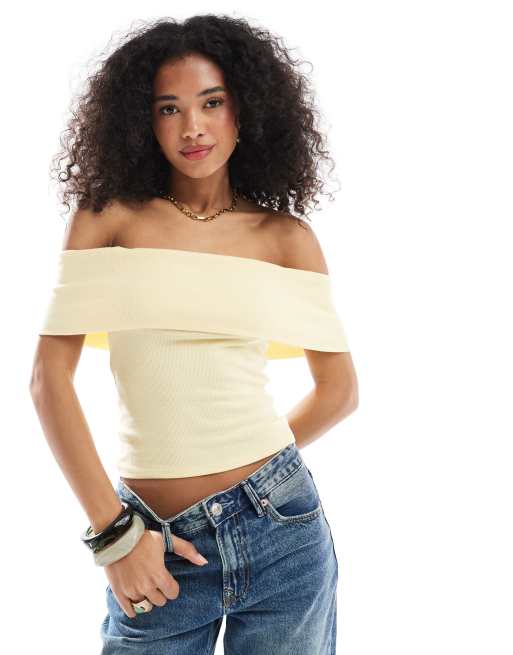 Top amarillo de manga corta con escote Bardot de Hollister