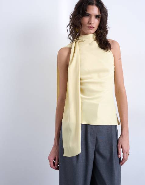 Top amarillo pastel con detalle de fular de satén de Topshop - view 1