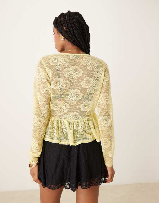 Top amarillo transparente vaporoso de manga larga de encaje de ASOS DESIGN, 3 de 4
