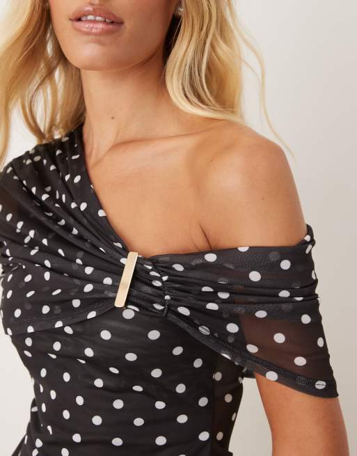 Top asimétrico con estampado de lunares de malla con detalle de herraje de ASOS DESIGN, 3 de 4