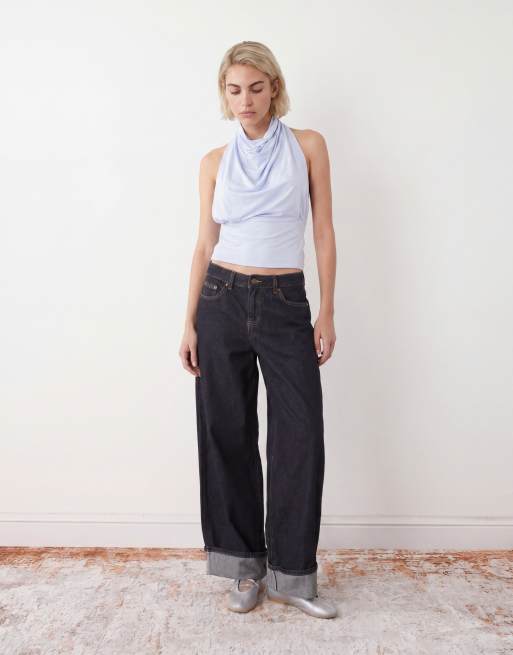 Top azul claro con cuello halter drapeado y detalle de cintura entallada de Weekday, 2 de 4