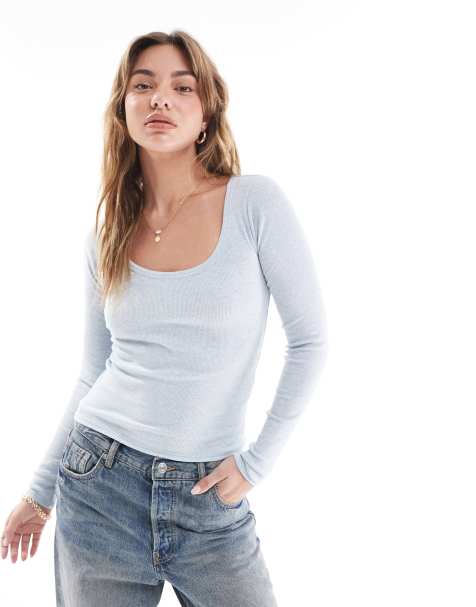 Top azul con cuello ancho de canalé de Hollister - view 1