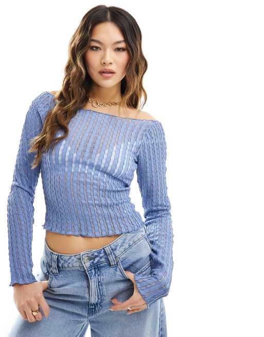 Top azul con cuello barco y acabado texturizado efecto rasgado de ASOS DESIGN