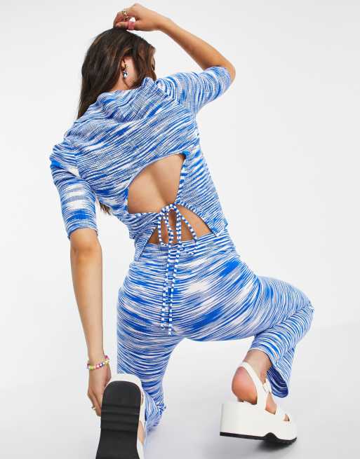 Top azul con espalda al aire, detalle de solapas y estampado espacial de punto de ASOS DESIGN (parte de un conjunto)