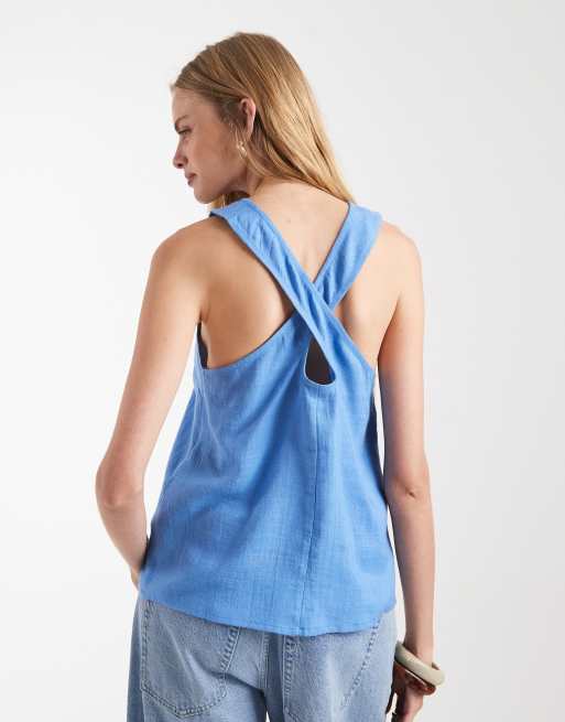 Top azul de tirantes con cuello ancho y espalda cruzada de lino de ASOS DESIGN, 4 de 4