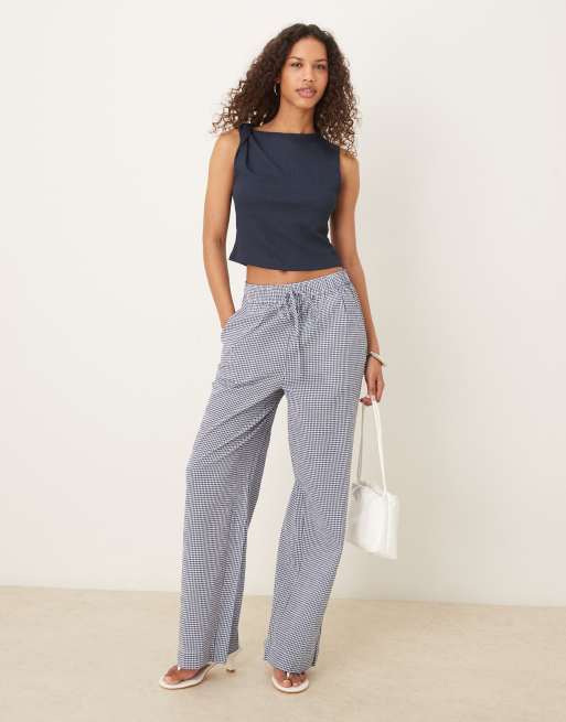 Top azul marino con detalle retorcido de tejido texturizado de ASOS DESIGN, 3 de 4