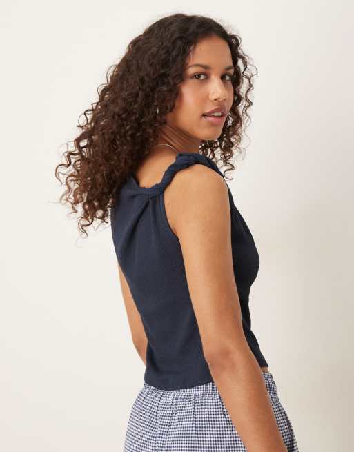 Top azul marino con detalle retorcido de tejido texturizado de ASOS DESIGN, 4 de 4