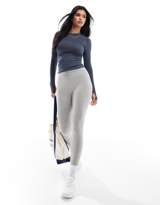 Top azul marino deportivo de manga larga y corte slim Icon de 4505 , 2 de 4