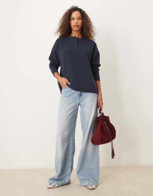 Top azul marino extragrande con cuello panadero de tejido cepillado muy suave de ASOS DESIGN, 2 de 4