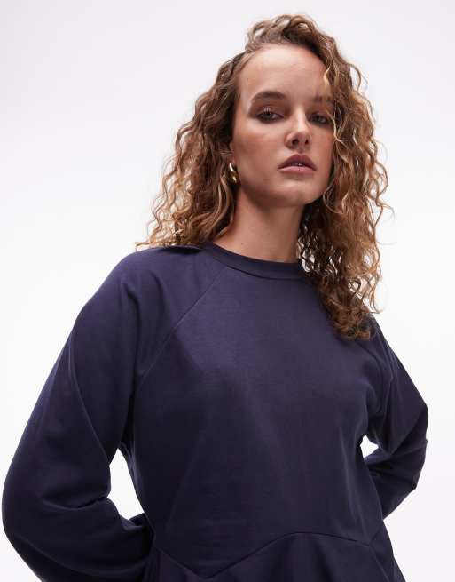 Top azul marino extragrande con mangas globo y sobrefalda en el bajo de ASOS DESIGN, 3 de 4
