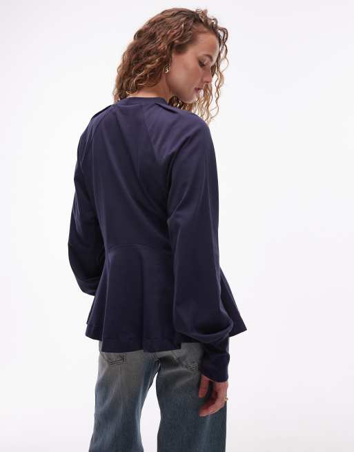 Top azul marino extragrande con mangas globo y sobrefalda en el bajo de ASOS DESIGN, 4 de 4